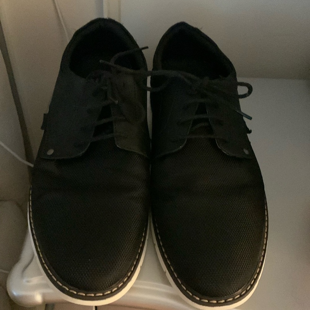 Black B2 shoes sz 43 perfect condition